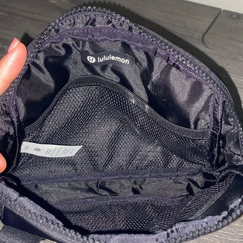lululemon athletica Black Belt Bag - Picture 4 of 8